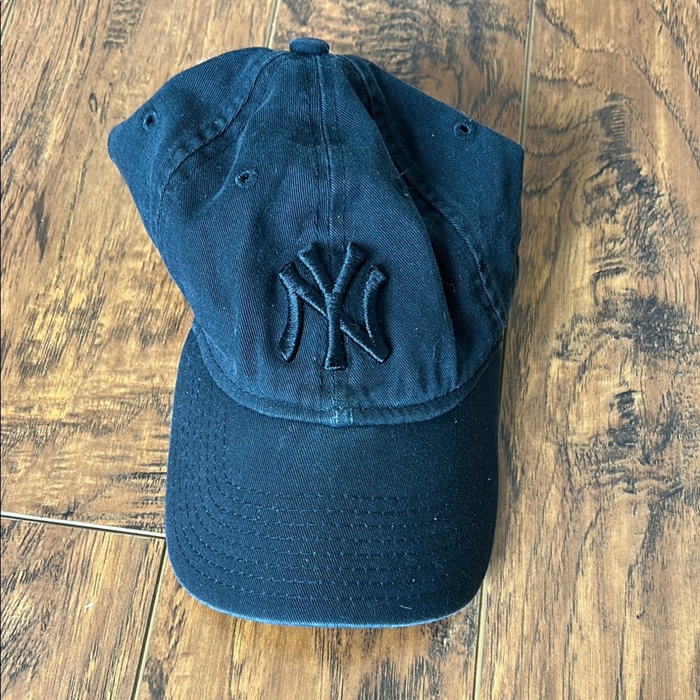 Black New Era Yankees Hat